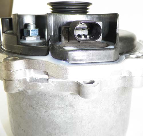 Lester 13815(b): 2009 Land Rover Range Rover 4.4L Alternator